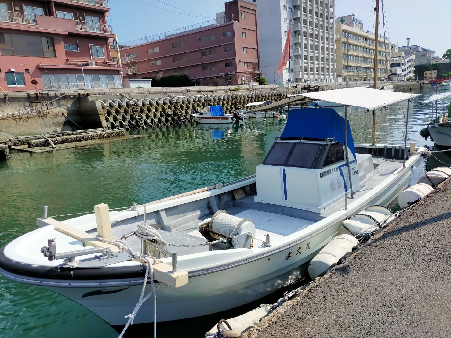 因島の漁船 - 新鮮な魚を届ける船